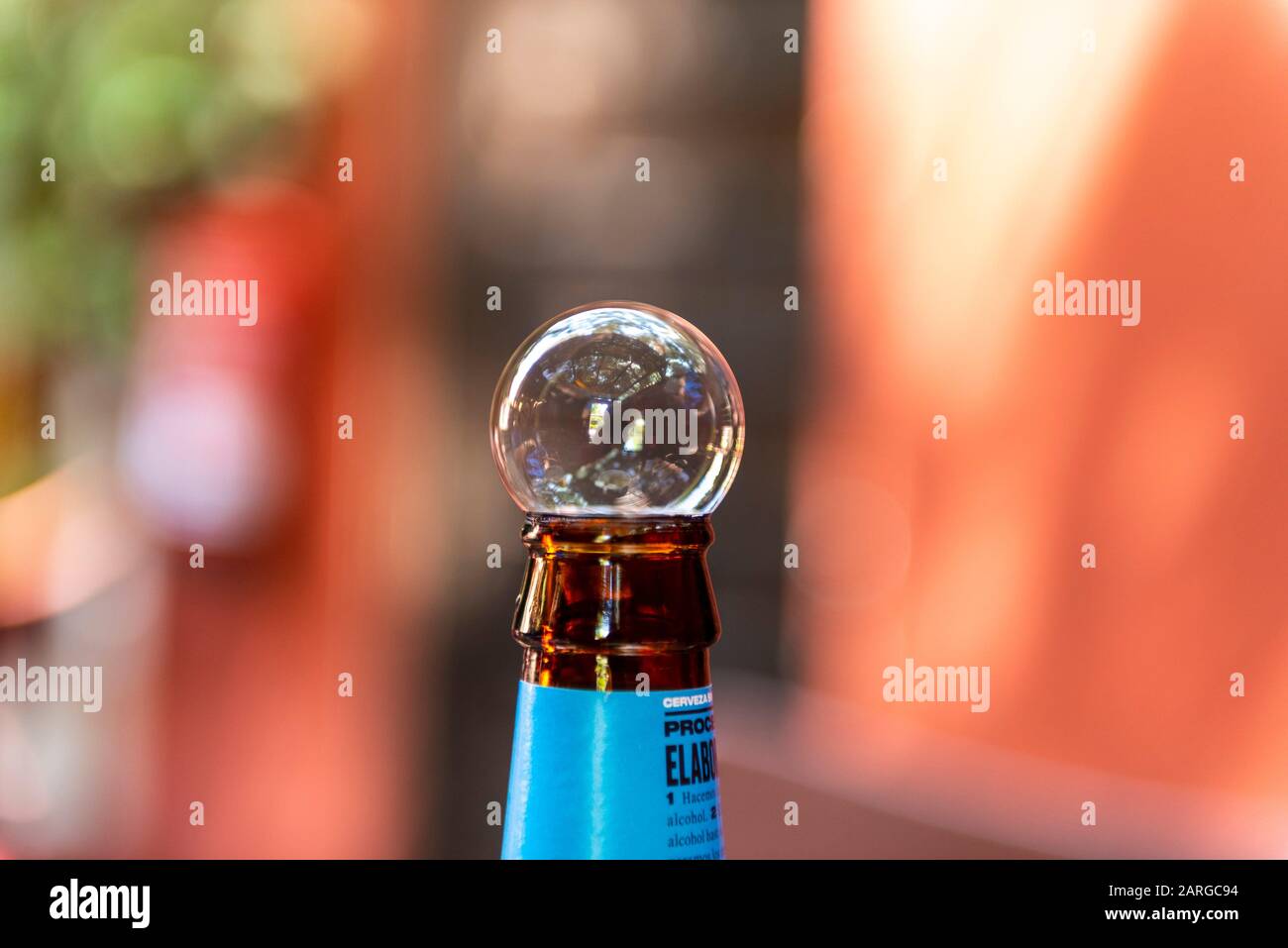 Blase in einer Flasche. Almansa, Provinz Albacete, Spanien. Stockfoto