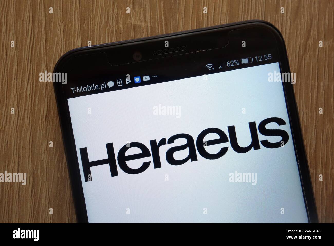 Heraeus Logo auf einem modernen Smartphone Stockfoto