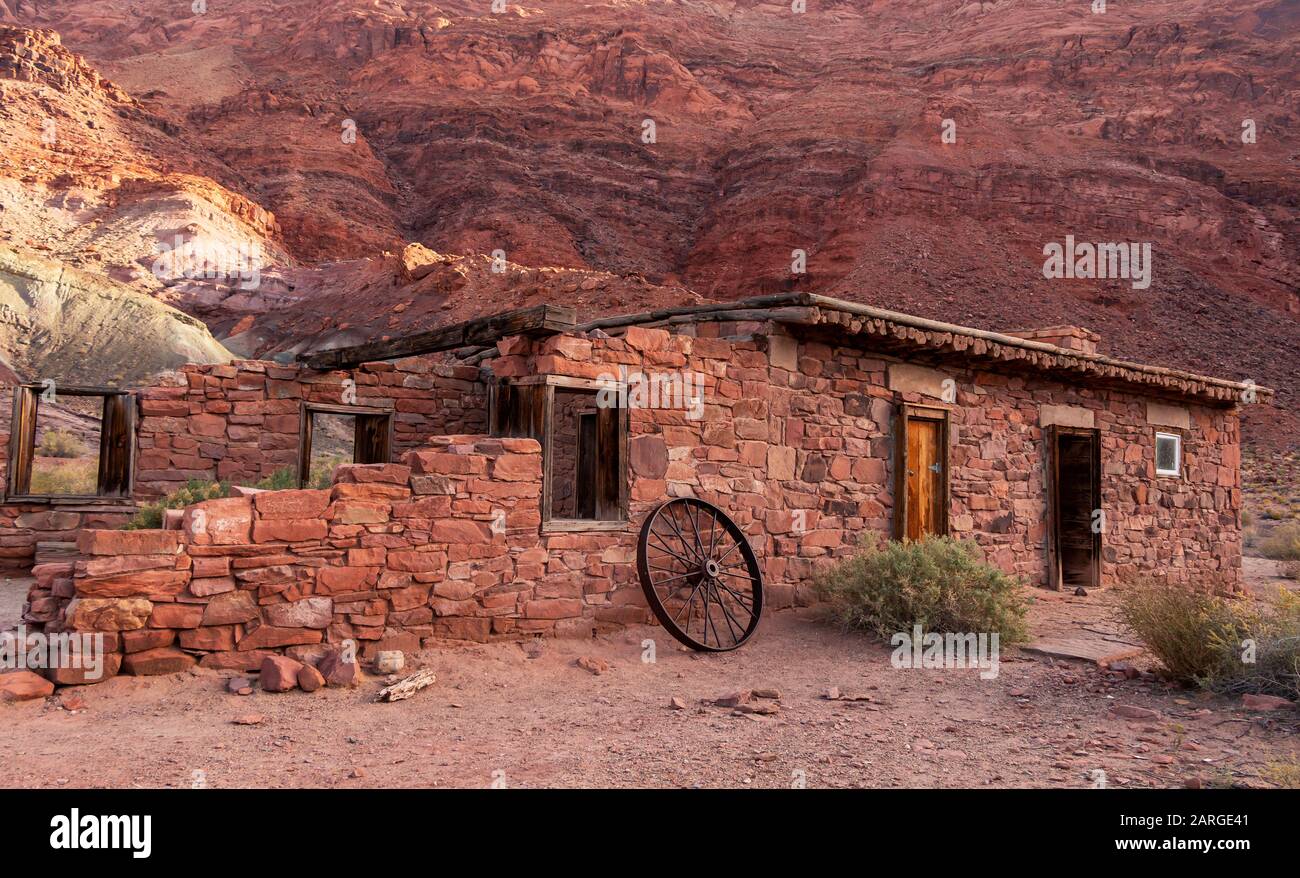 Rustikales Old Historic Pioneer Building In der "Less Ferry Recreation Area" in Arizona. Stockfoto