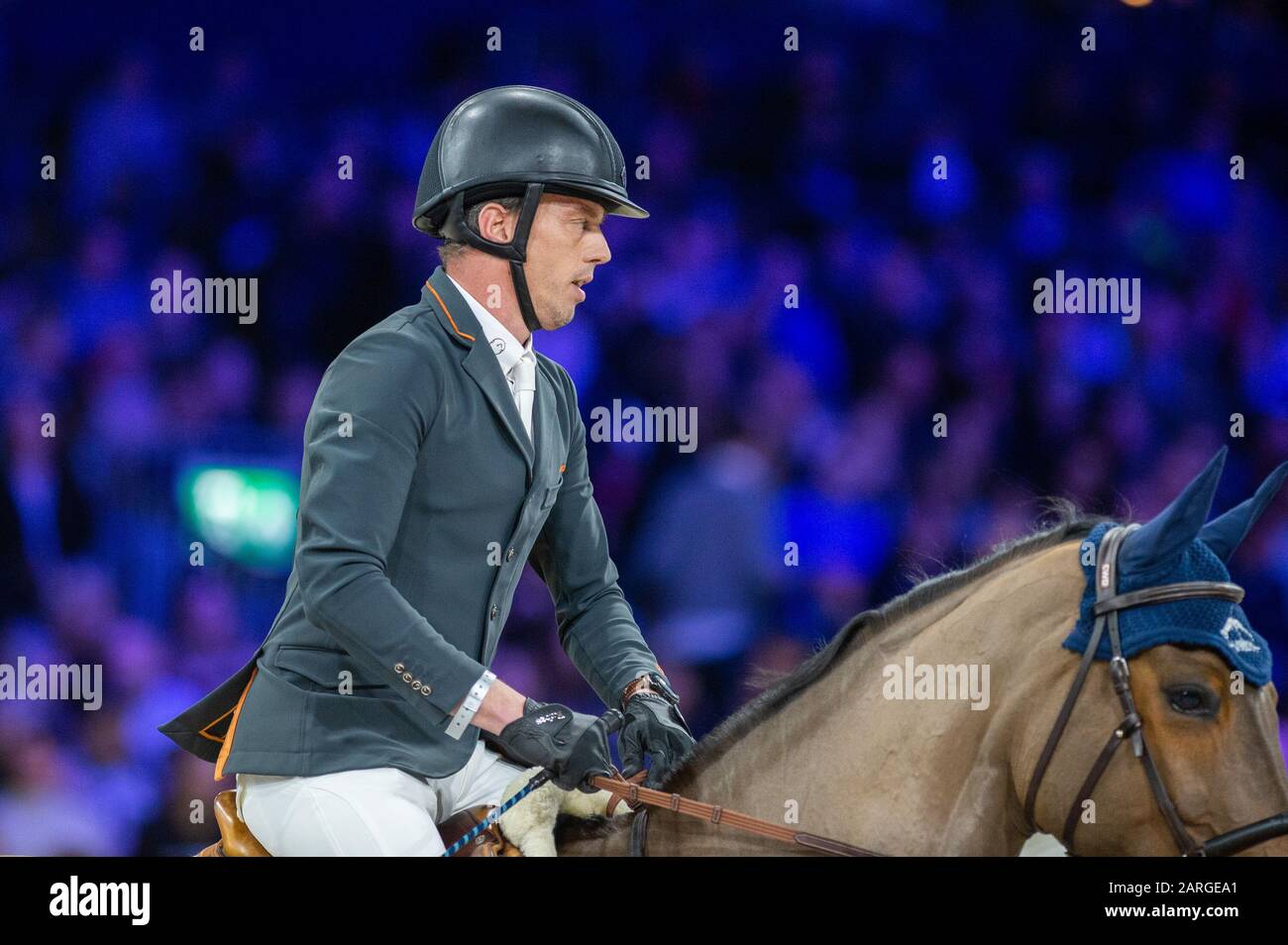 Amsterdam, NIEDERLANDE - 26. JANUAR: Harrie Smolders aus den Niederlanden reitend Monaco auf dem Longines FEI Worldcup präsentiert von RAI Amsterdam - Springen Amsterdam am 26. Januar 2020 in Amsterdam. (Foto von Thomas Reiner/ESPA-Images) Stockfoto