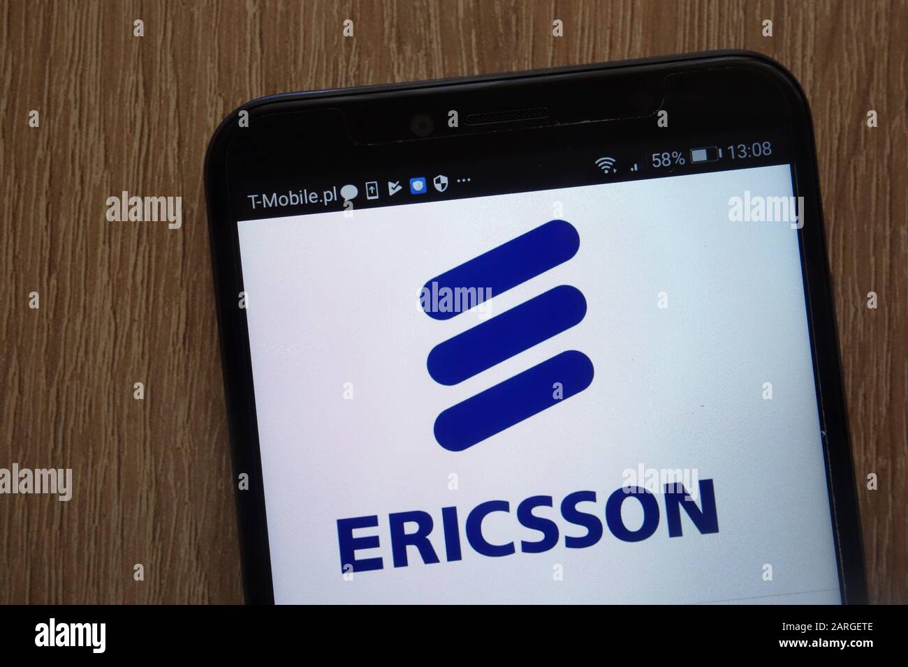 Das Ericsson Logo wird auf einem modernen Smartphone angezeigt Stockfoto