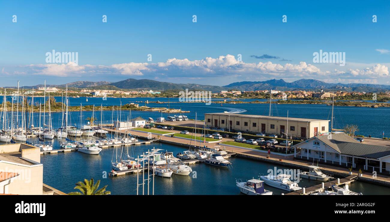 Blick auf Yacht Club, Olbia, Sardinien, Italien, Mittelmeer, Europa Stockfoto