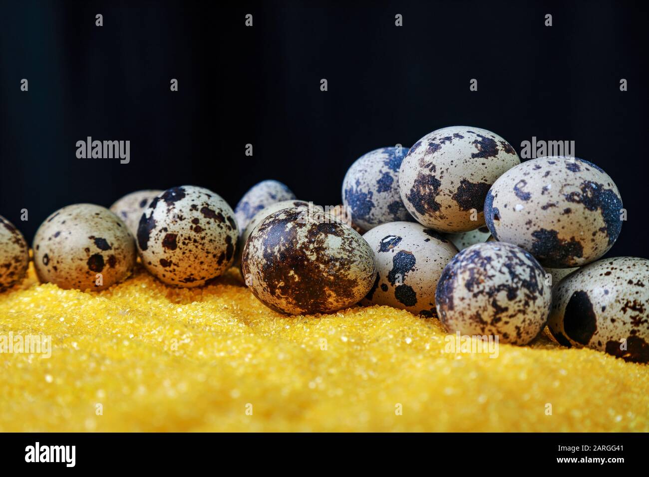 Viele frische Eier zum Kochen Stockfoto