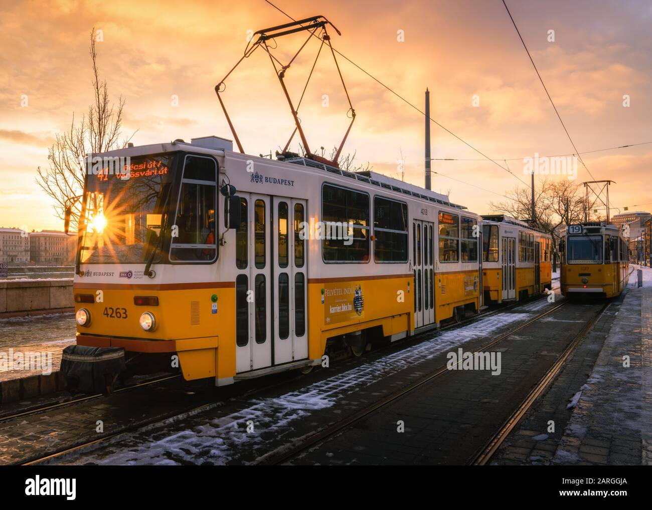 Straßenbahn Budapest bei Sonnenaufgang, Budapest, Ungarn, Europa Stockfoto