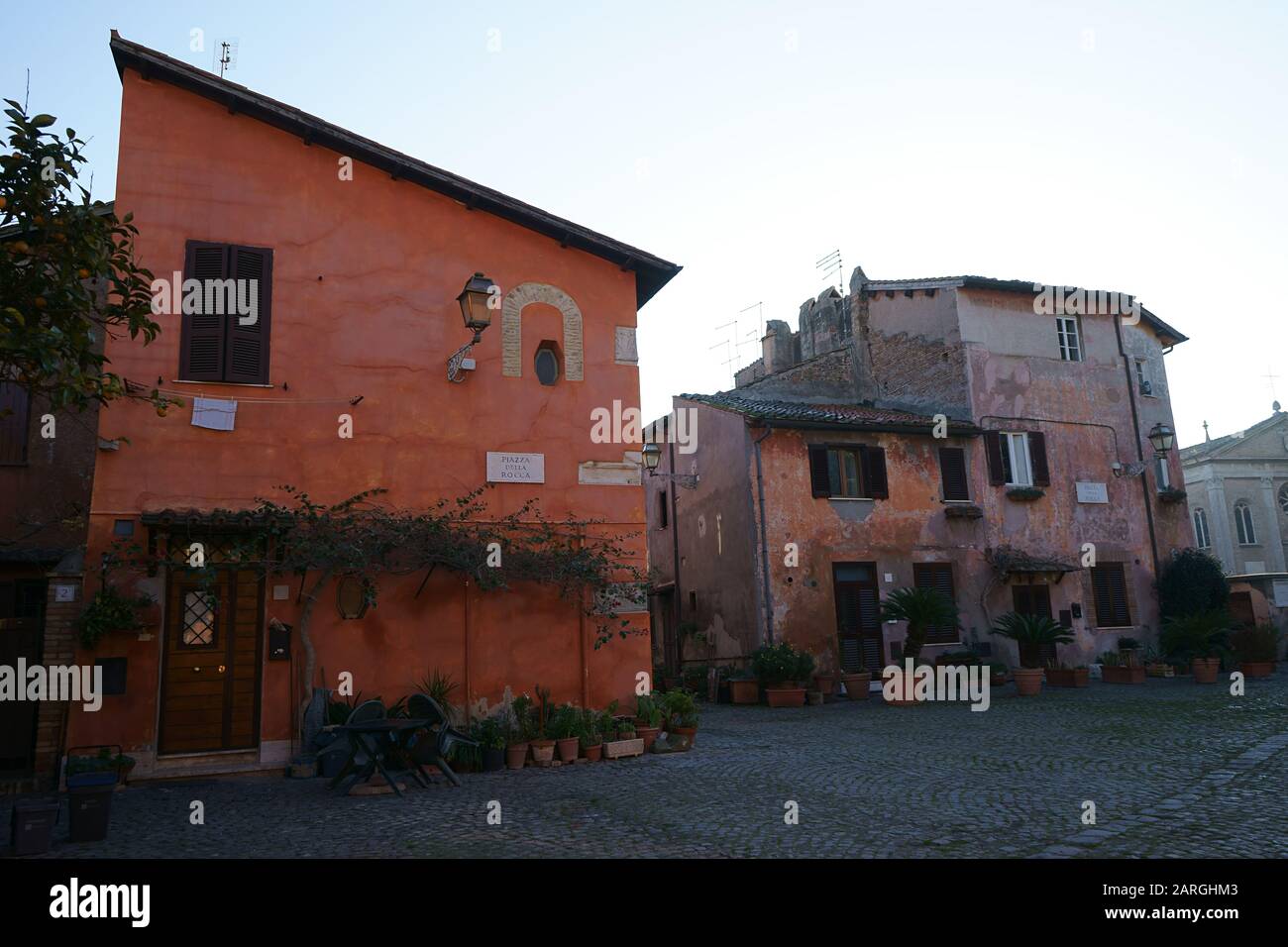 Das schöne Schloss von Julius II. Im Dorf Ostia Antica, Rom, Italien Stockfoto