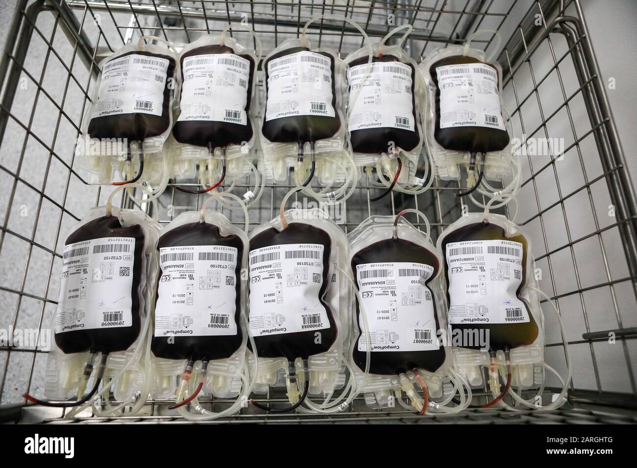 Blutbeutel von Blutspender im Krankenhaus St. Anna in Brünn, Tschechien, 28. Januar 2020. (CTK Foto/Monika Hlavacova) Stockfoto