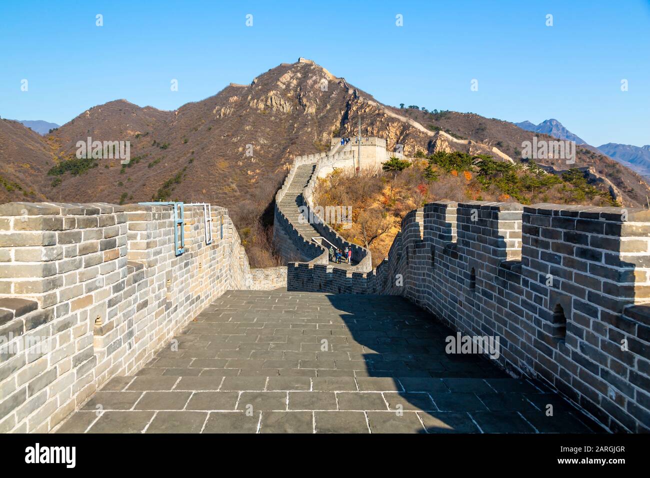 Blick auf Die Chinesische Mauer in Huanghua Cheng (gelbe Blume), UNESCO-Weltkulturerbe, Xishulyu, Jiuduhe Zhen, Huairou, Volksrepublik China Stockfoto