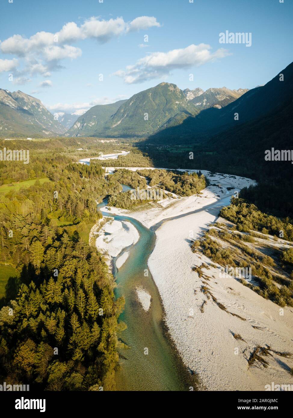 Luftbild mit der Drohne des Flusses Soca, Julische Alpen, Triglav National Park, Upper Carniola, Slowenien, Europa Stockfoto