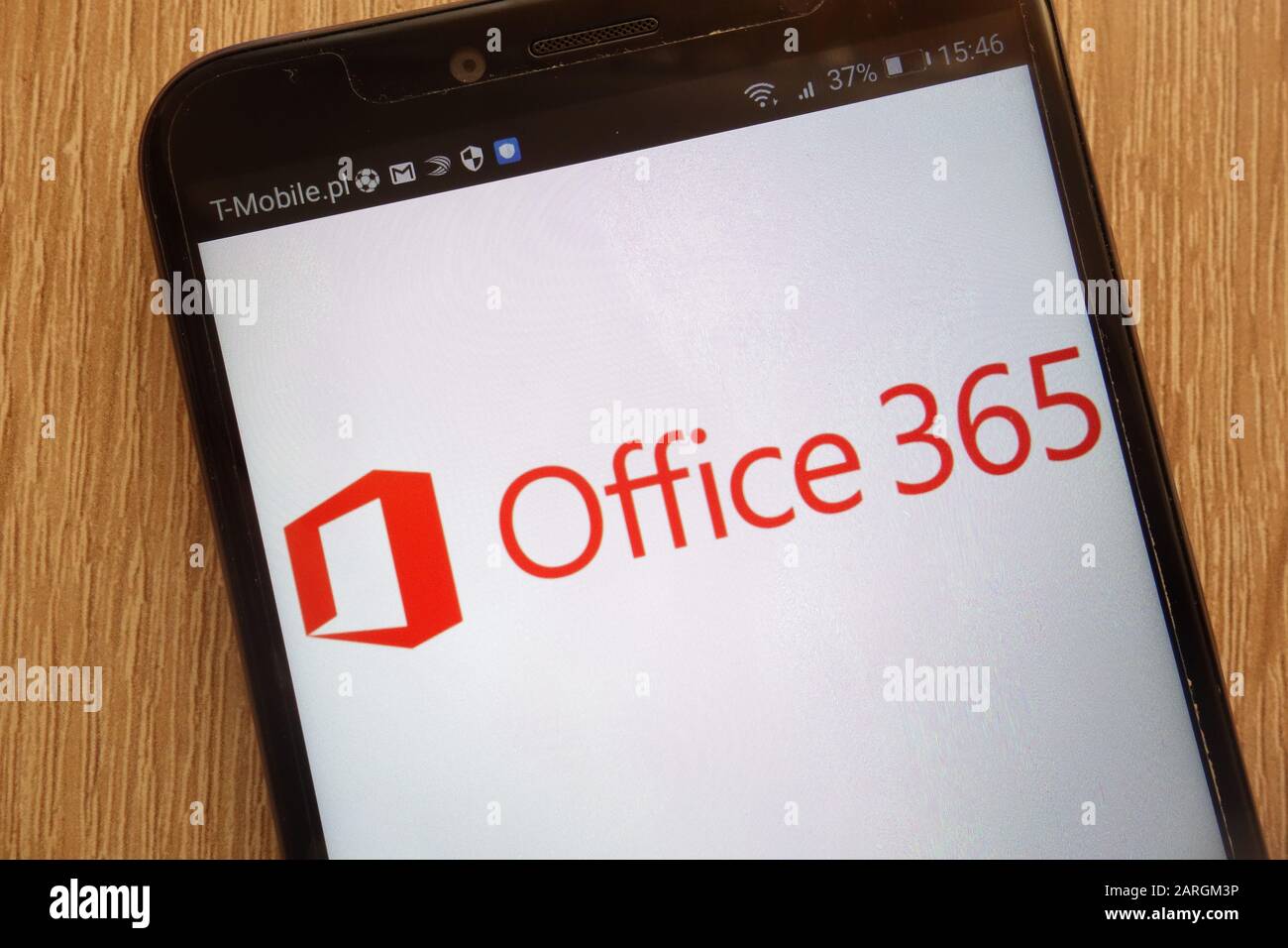 Das Microsoft Office 365-Logo wird auf einem modernen Smartphone angezeigt Stockfoto