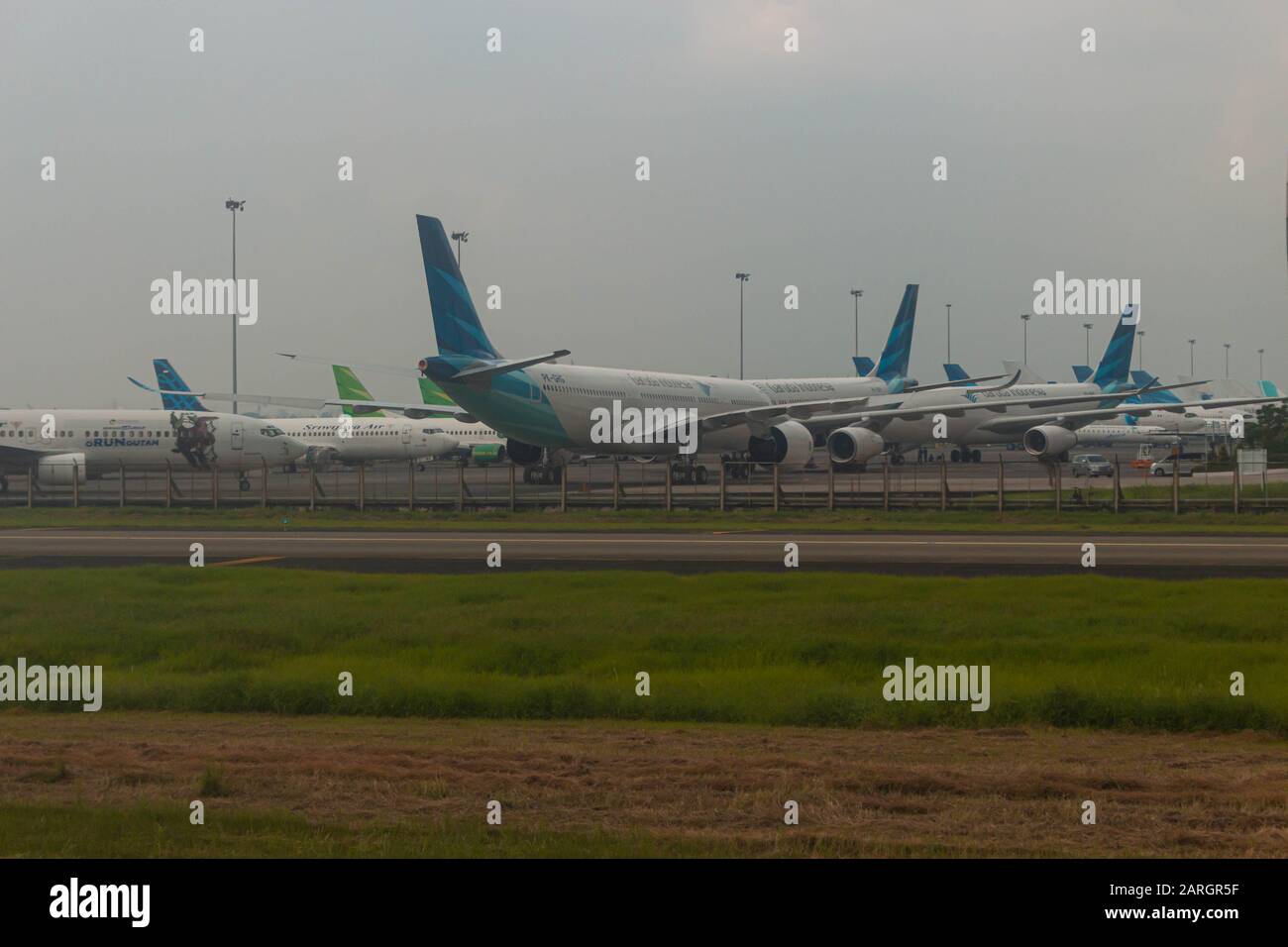 Garuda Indonesia Airbus A330-941neo PK-GHG im GMF AeroAsia Maintenance Facility Stockfoto