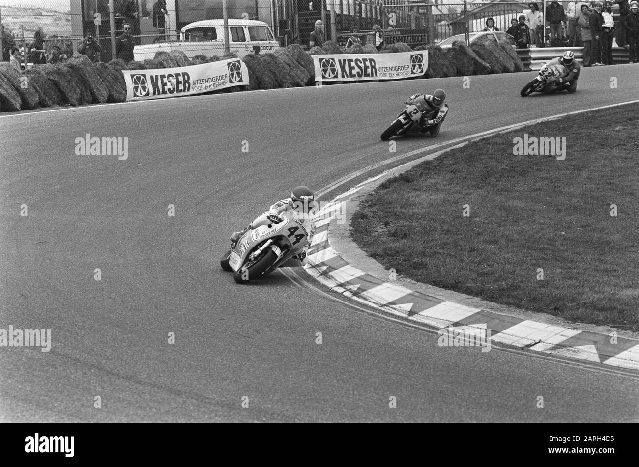 Internationale Olof-Rennen 1980 in Zandvoort Will Hartog (44) gefolgt von Randy Mamola (2) Datum: 14. September 1980 Ort: Noord-Holland, Zandvoort Schlüsselwörter: Motorräder, Motorradrennen persönlicher Name: Hartog, Wil, Mamola, Randy Stockfoto