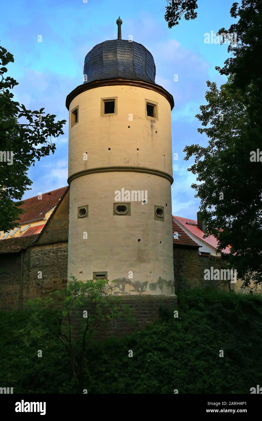 Iphofen ist eine Stadt in Bayern mit vielen historischen Sehenswürdigkeiten. Bürgerturm Stockfoto