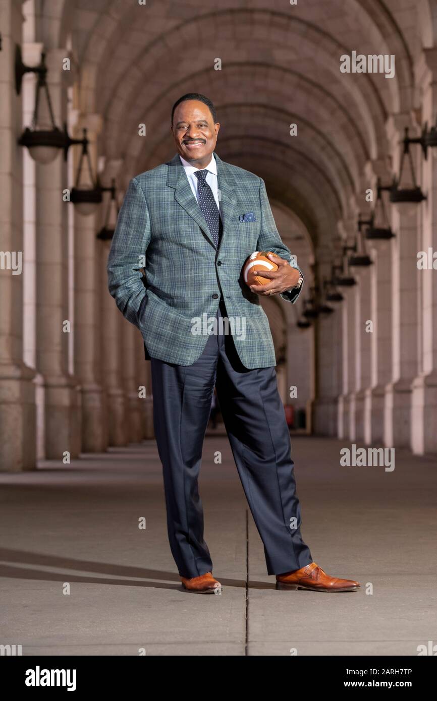 USA James Brown Sportansagerin für CBS Fernsehkommentator im professionellen American Football, abgebildet auf der Union Station in Washington DC Stockfoto