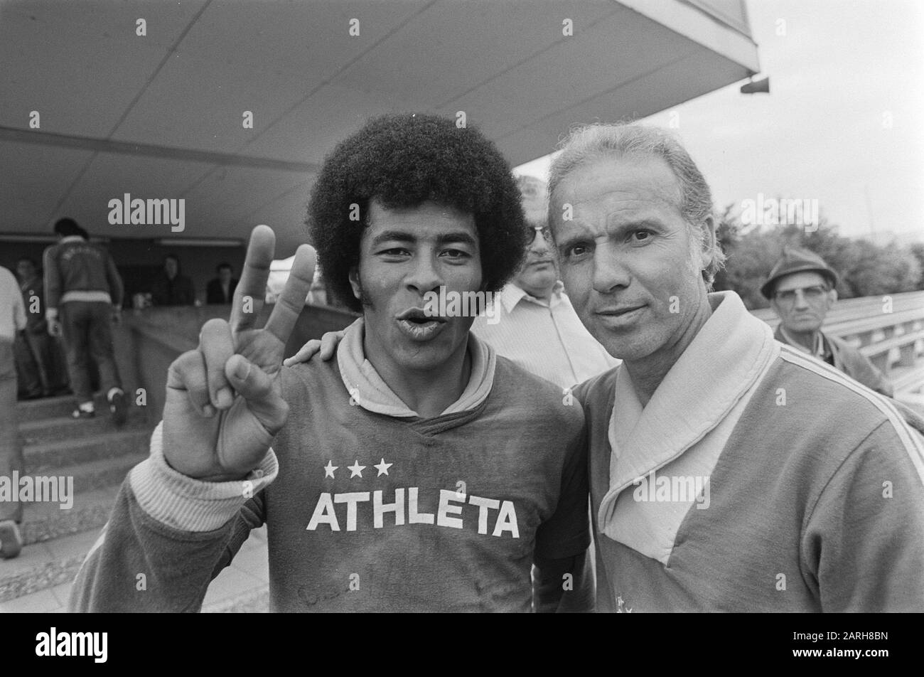 Weltmeisterschaft 74, Training Brasilien; Trainer Zagalo (r) und Jairzinko Datum: 1. Juli 1974 Schlagwörter: Sport, Trainer, Fußball, Weltmeisterschaften Stockfoto