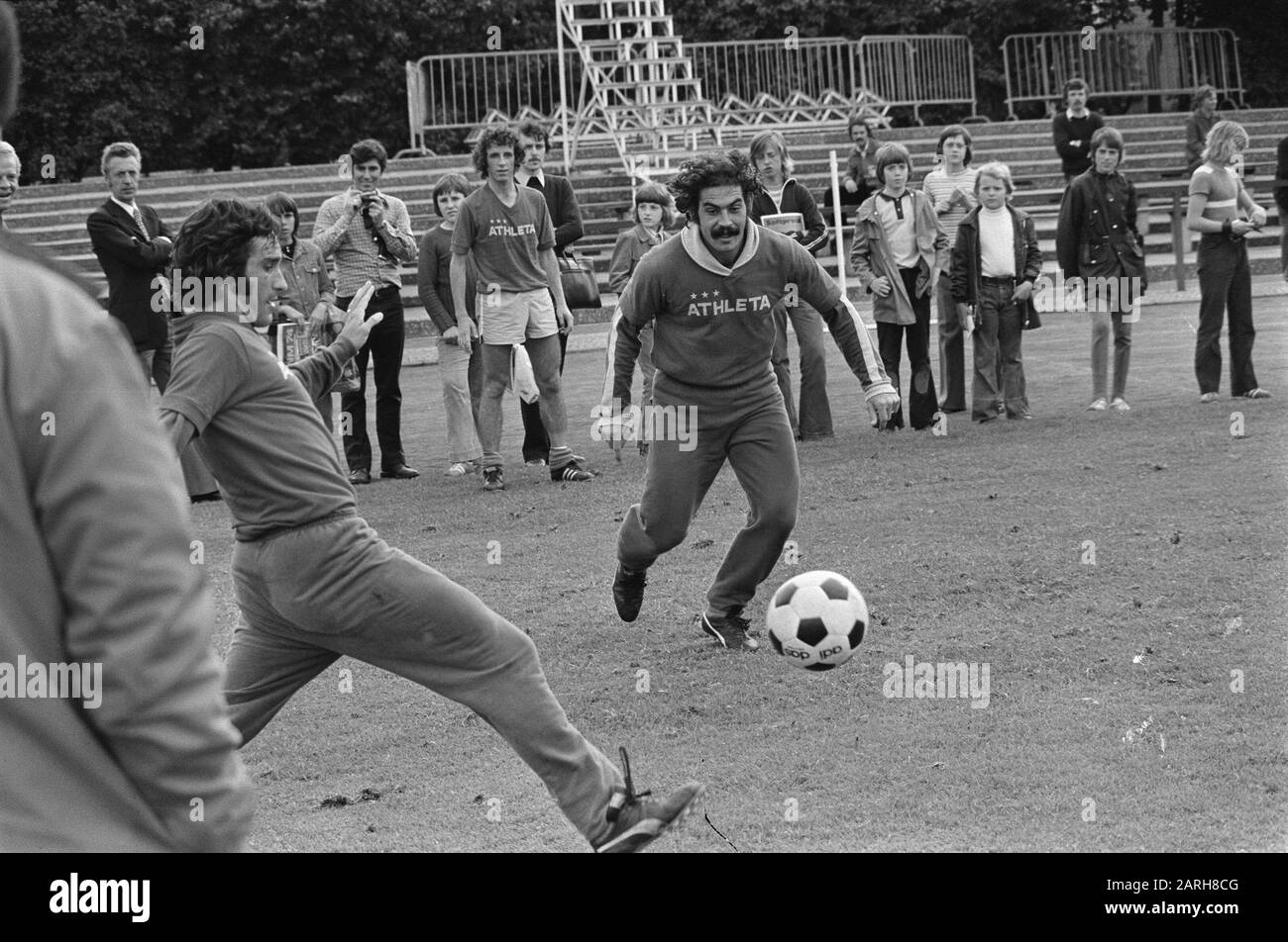 Weltmeisterschaft 74, Training Brasilien; Roberto Rivelino im Einsatz Datum: 1. Juli 1974 Schlagwörter: Sport, Training, Fußball, Weltmeisterschaften Stockfoto