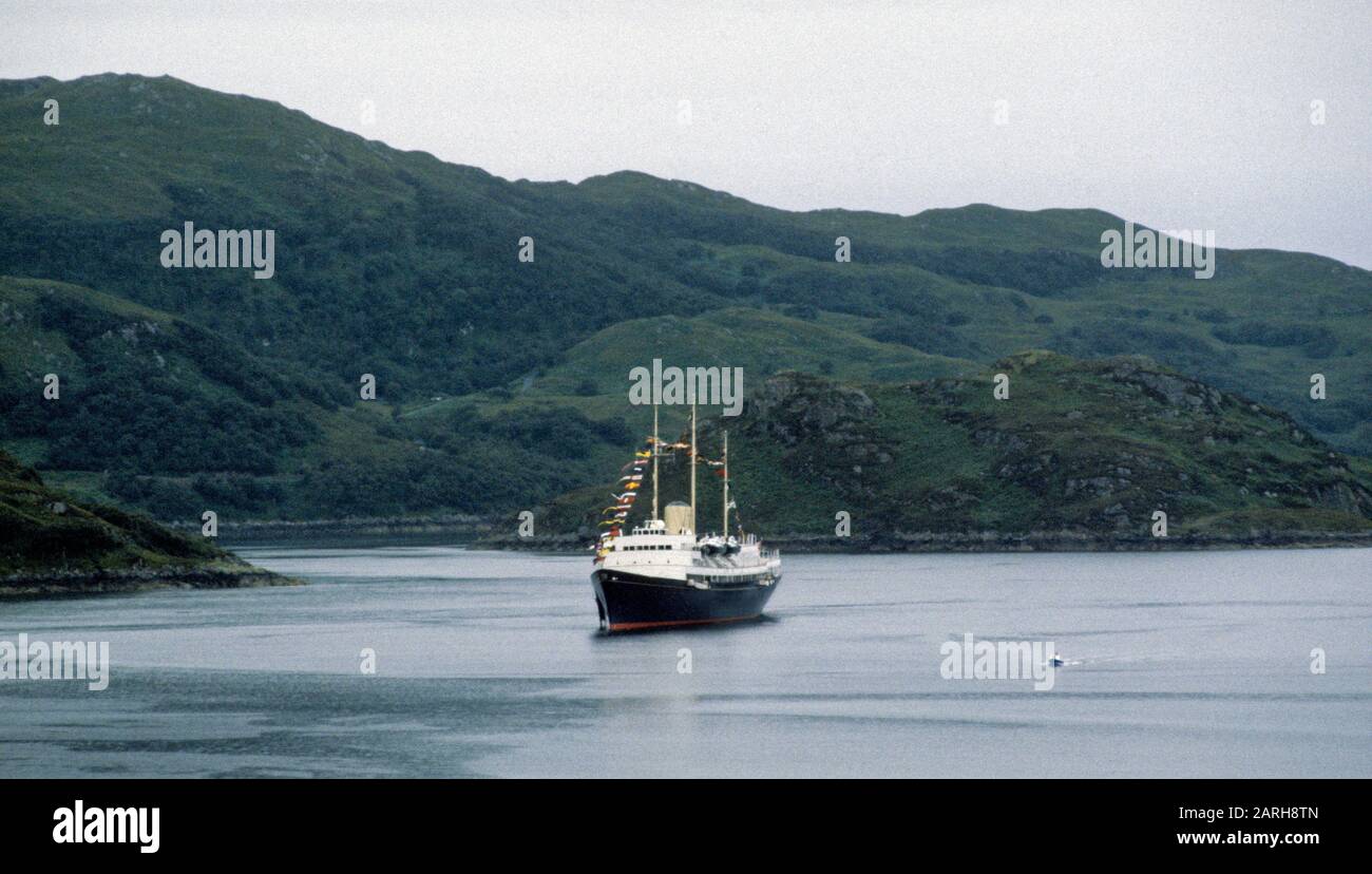 HMY Britannia moored an der Westküste Schottlands August 1984 Stockfoto