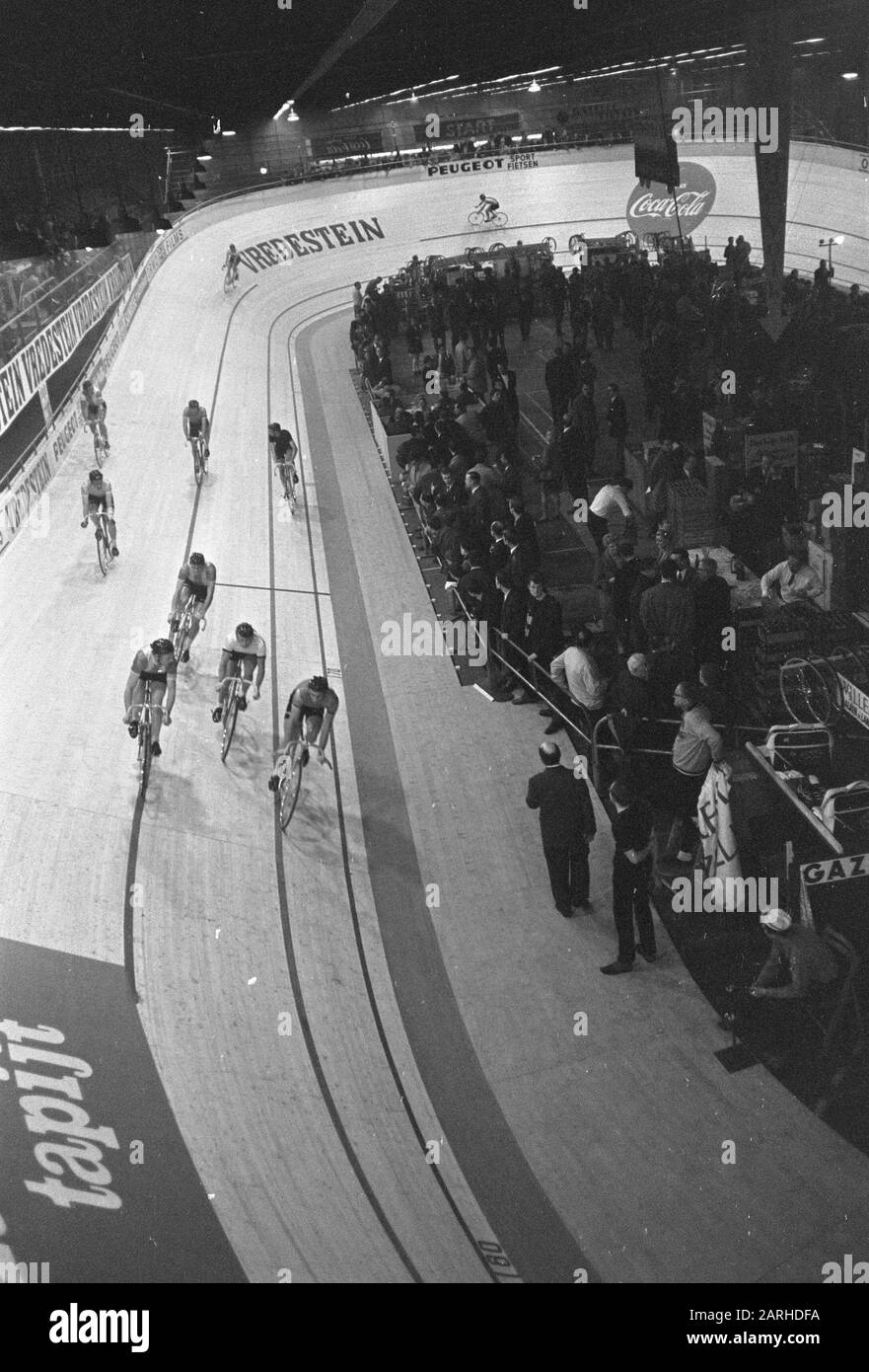 Sechs Tage in Rotterdam Starttermin: 3. april 1969 Ort: Rotterdam, Zuid-Holland Schlagwörter: Radsport Stockfoto