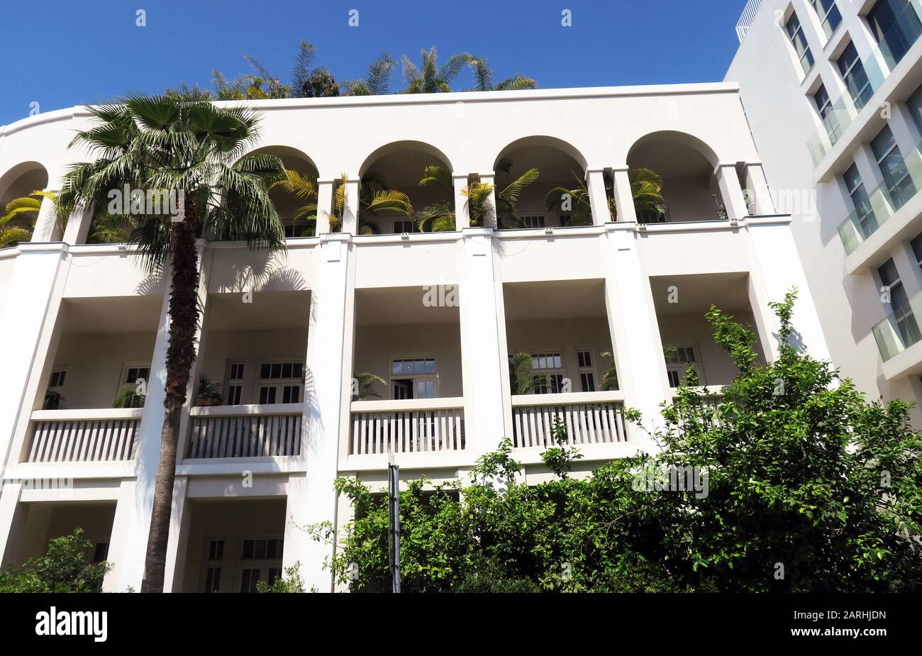 Apartmentgebäude im Bauhausstil in Tel Aviv Stockfoto