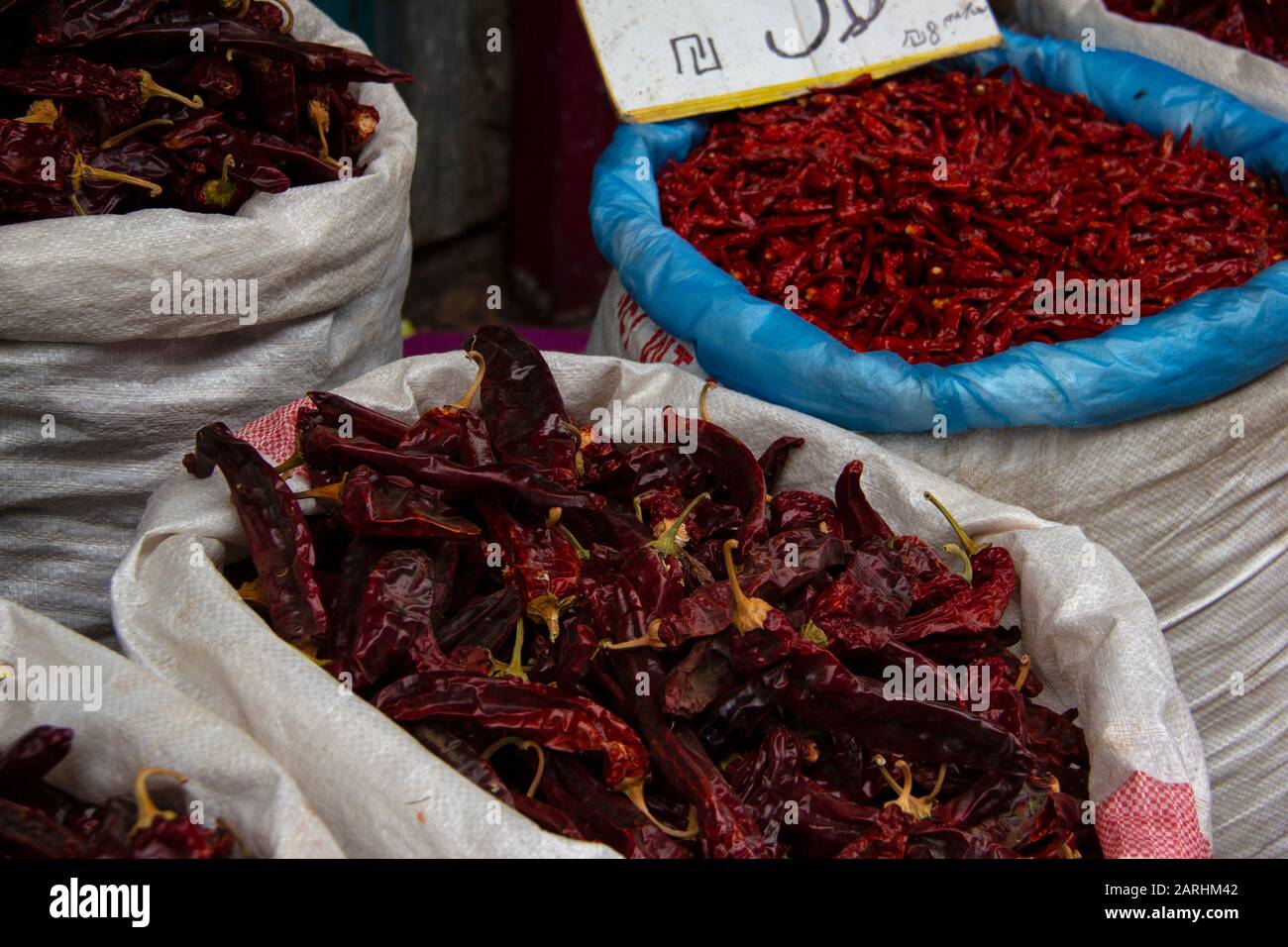 Getrockneter bunter paprika -Fotos und -Bildmaterial in hoher Auflösung ...
