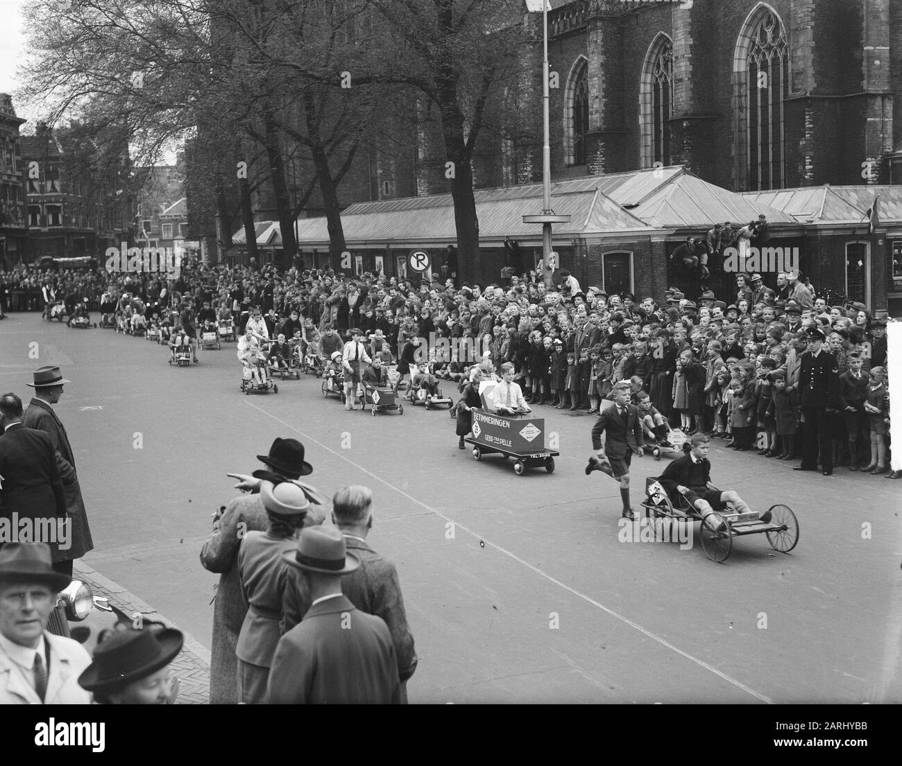 Soap Box Rennen in Haarlem Datum: 4. Mai 1950 Ort: Haarlem Schlagwörter: Soapkistenraces Stockfoto