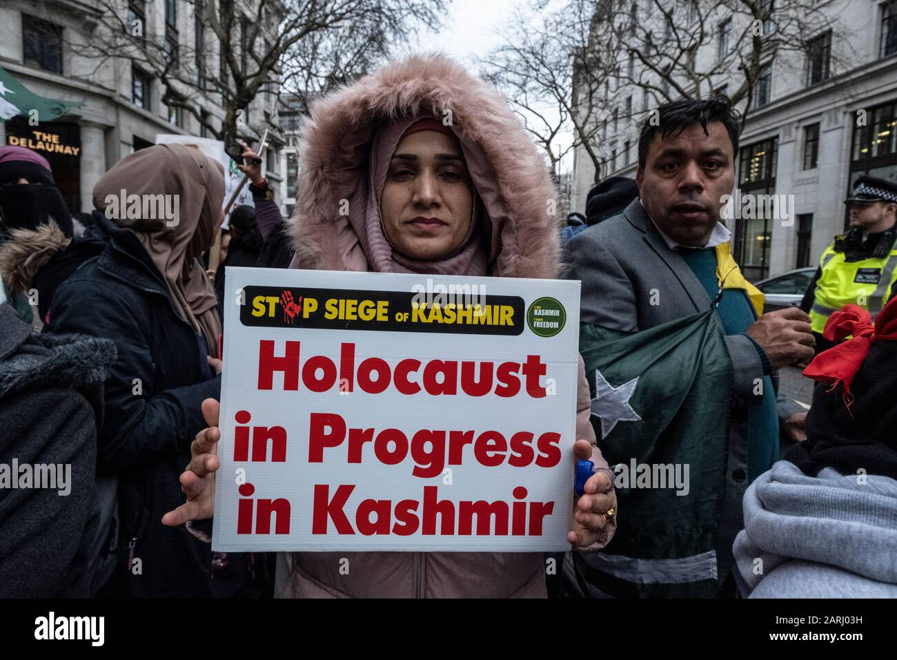 Kaschmiris und Sikhs protestieren am Republiktag 2020 außerhalb der indischen Hochkommission in London. Ein Anti-Indien-Protest, der der Welt von den diskriminierenden und rassistischen Verbrechen erzählt, die der indische Staat unter Modi gegen Muslime, Sikhs, Christen, Dalits usw. anpöbelt 26. Januar 2020 Stockfoto