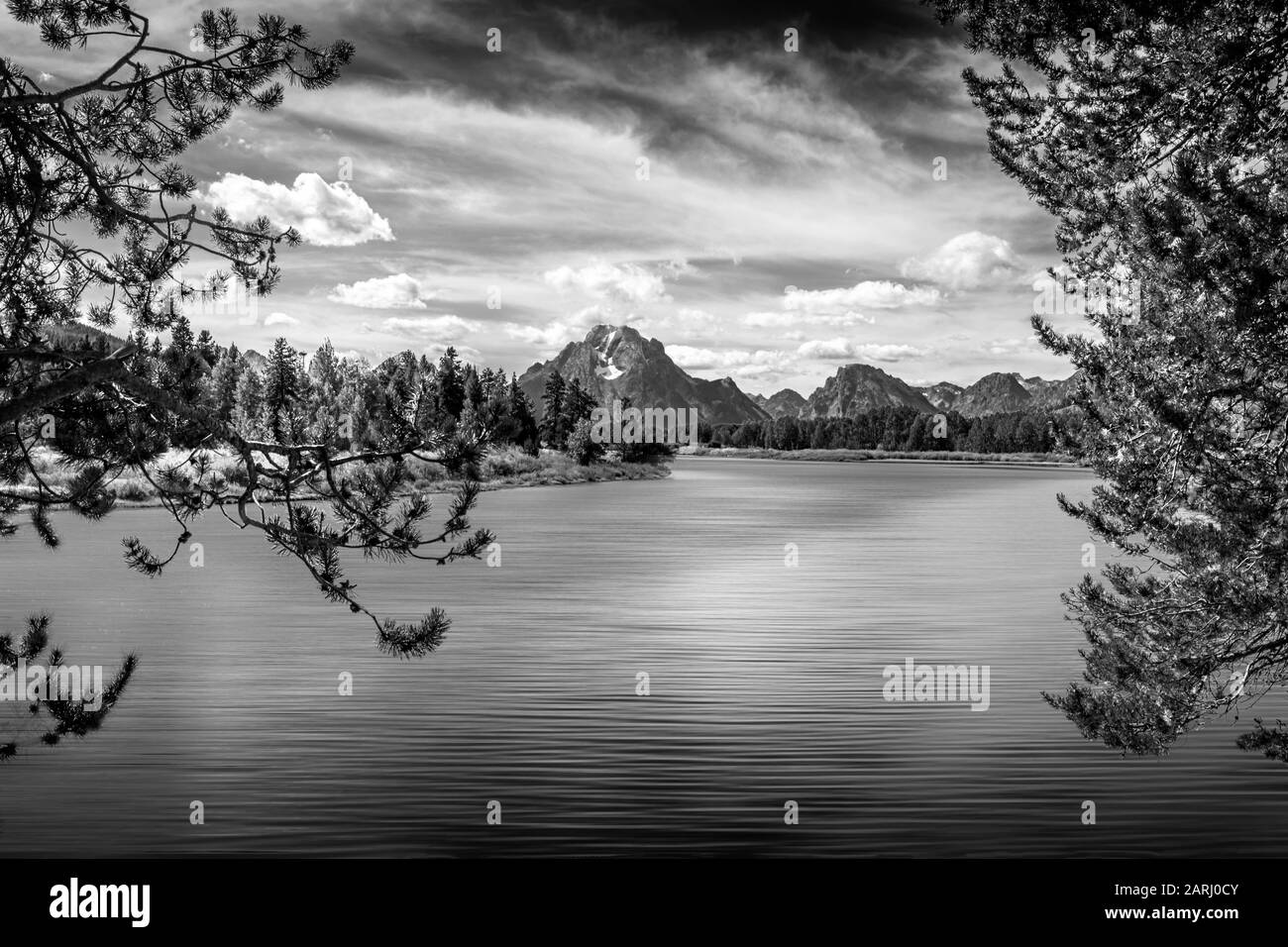 Jackson Lake mit Grand Teton Mountain Range im Hintergrund Stockfoto
