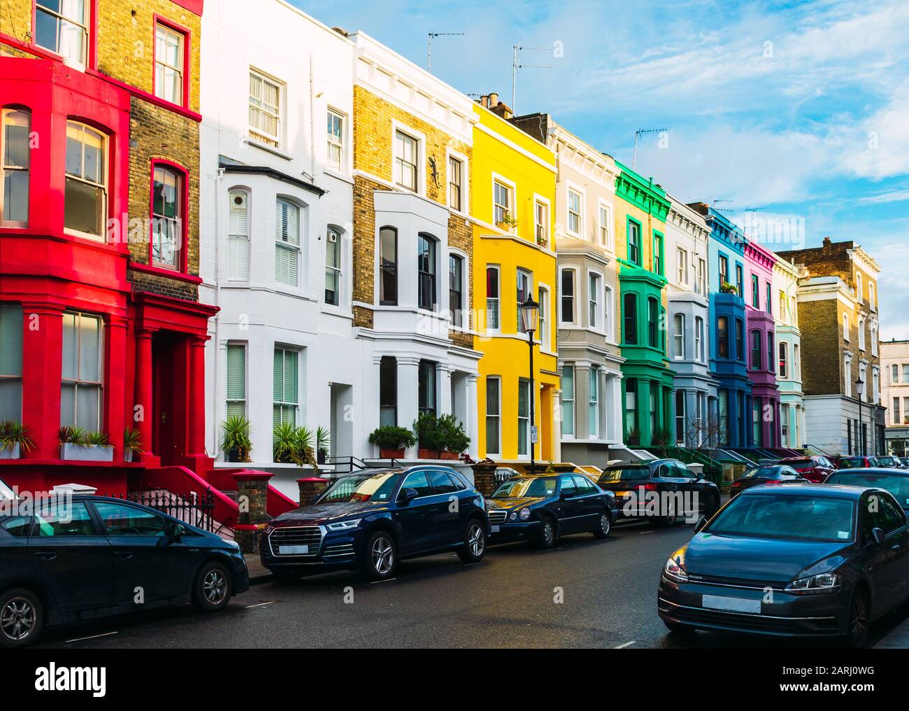 Bunte Häuser im Stadtteil Notting Hill in der Nähe der Portobello Road in London Stockfoto