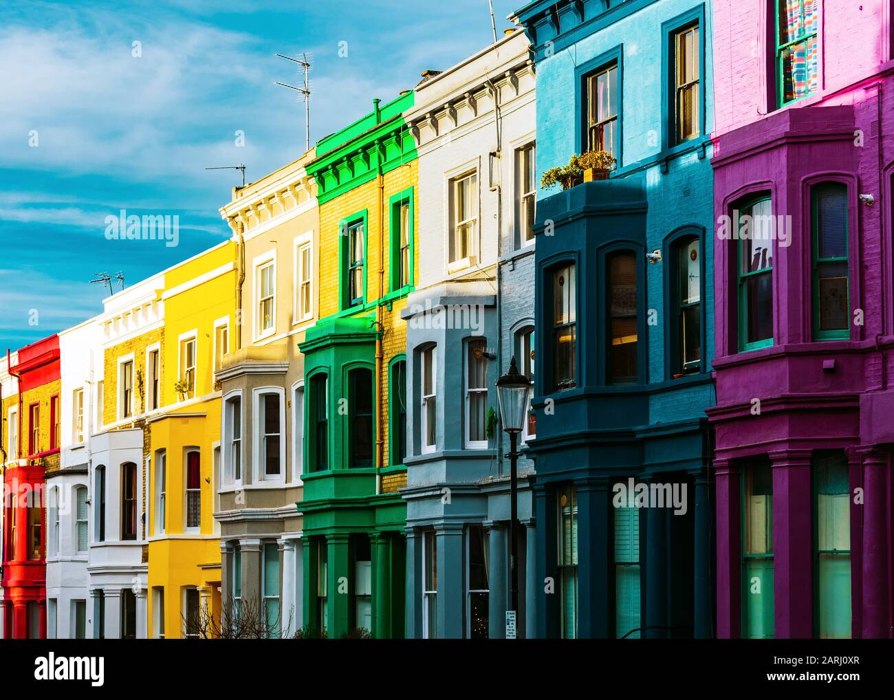 Bunte Häuser im Stadtteil Notting Hill in der Nähe der Portobello Road in London Stockfoto