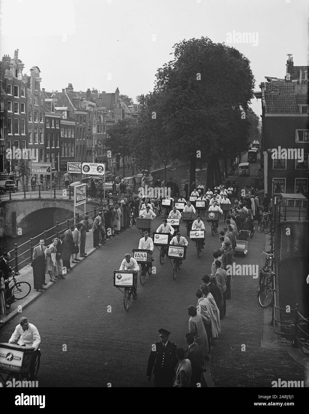 Sportwoche Amsterdam Lebensmittellauf Datum: 10. Juni 1952 Ort: Amsterdam, Noord-Holland Schlüsselwörter: Sporttwitchen Stockfoto