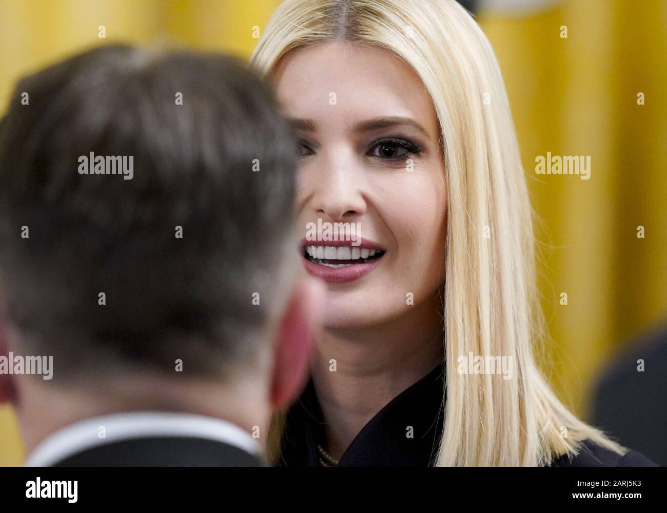 Washington, Vereinigte Staaten. Januar 2020. Berater des Präsidenten Ivanka Trump nimmt an einer Veranstaltung Teil, bei der Präsident Trump am Dienstag, 28. Januar 2020, in Washington, DC, mit dem Premierminister des Staates Israel Bejamin Netanyahu im East Room des Weißen Hauses gemeinsame Bemerkungen vorlegte. Präsident Trump präsentierte eine Vision für eine Zwei-Staaten-Lösung, die einen Weg zur palästinensischen Staatlichkeit und eine gegenseitige Anerkennung des Staates Israel als Nationalstaat des jüdischen Volkes bietet. Foto von Leigh Vogel/UPI Credit: UPI/Alamy Live News Stockfoto