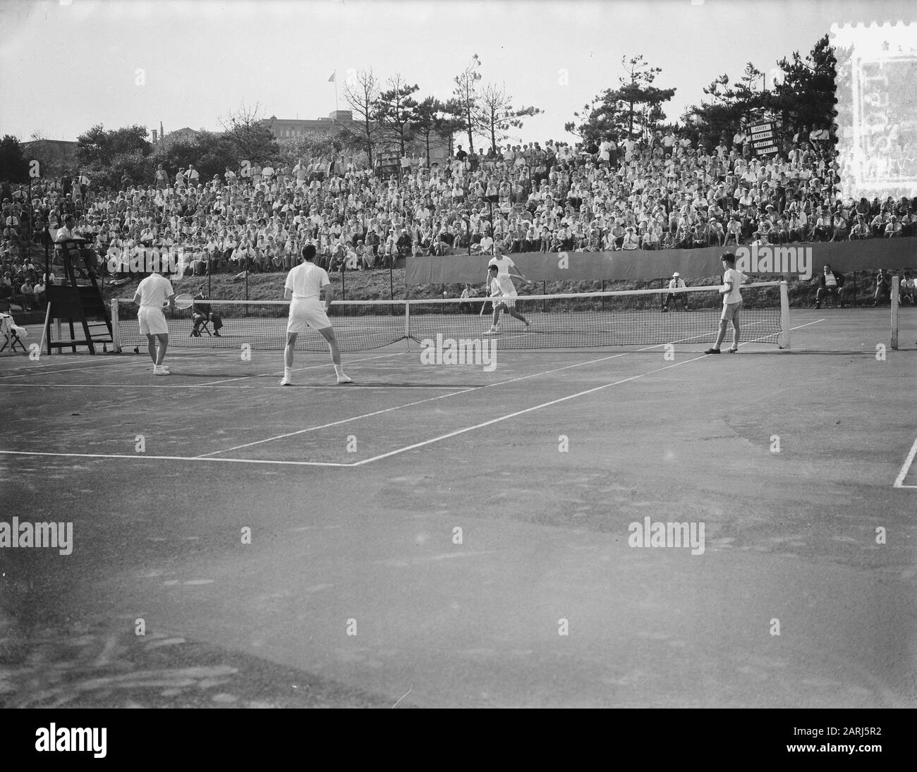 Wimbledon Tennis-Spiel in Noordwijk, Casino Tennisplätze, Patty Drobny, von Ewal Savith Datum: 6. Juli 1952 Ort: Noordwijk Institutionenname: Wimbledon Stockfoto