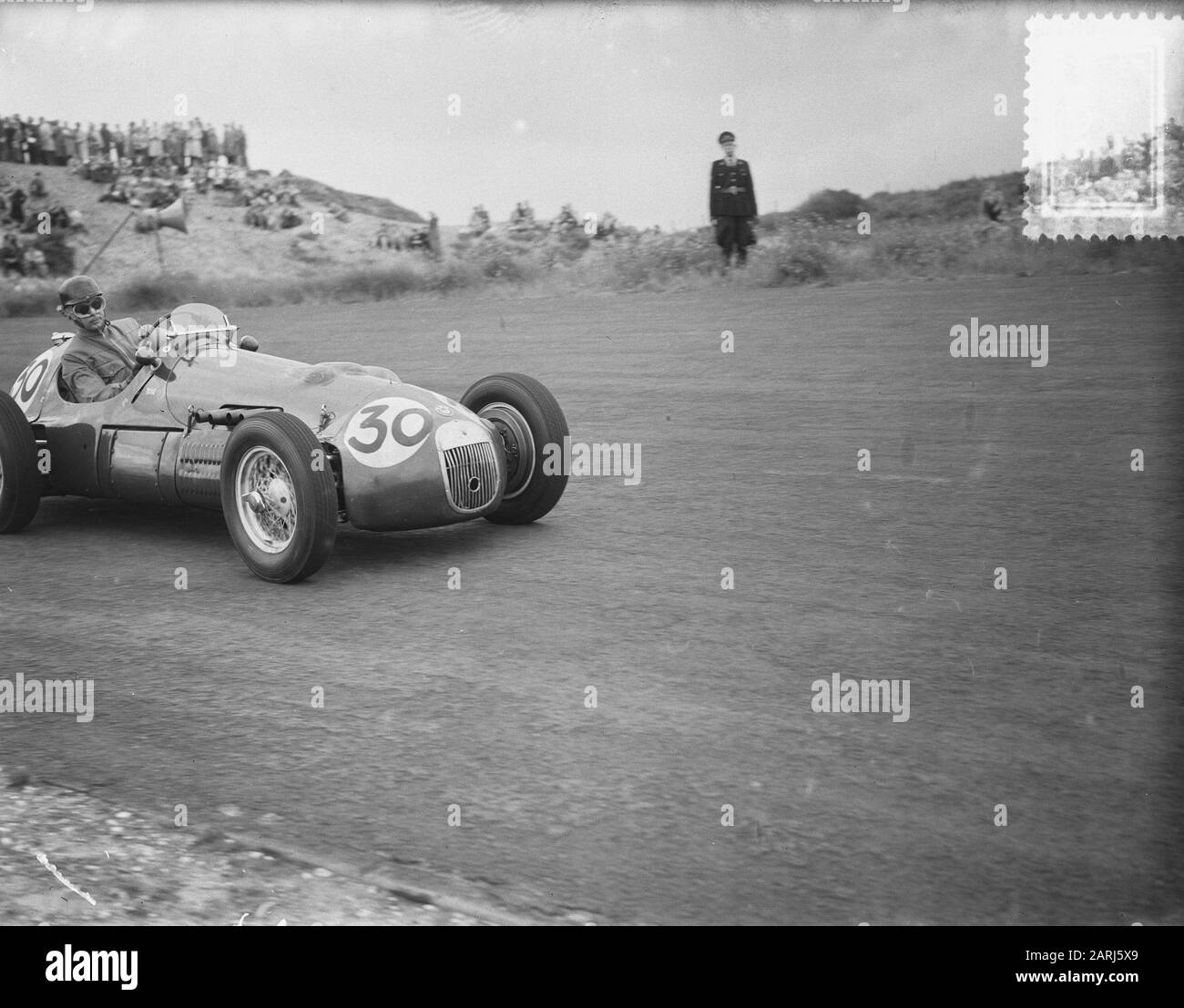 Grand Prix Dutch Car Races Zandvoort. Ende Askari Datum: 17. August 1952 Ort: Noord-Holland, Zandvoort Schlüsselwörter: AUTOMACES, PREIS, Finishen Stockfoto