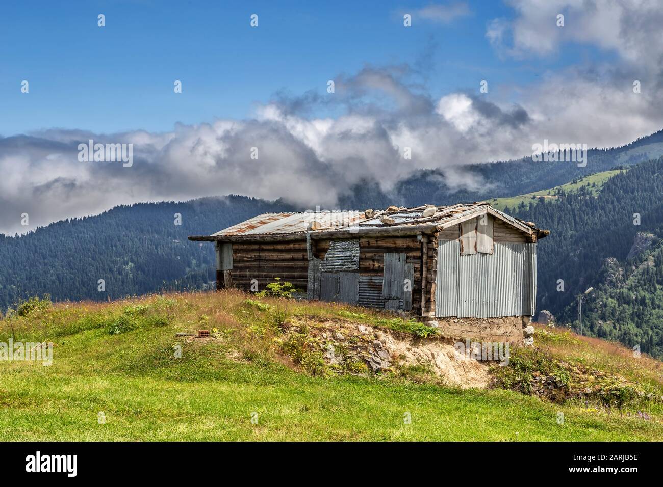 Petran ist ein Bergdorf im Kreis Rize İkizdere auf einer Höhe von 1352 m. Stockfoto