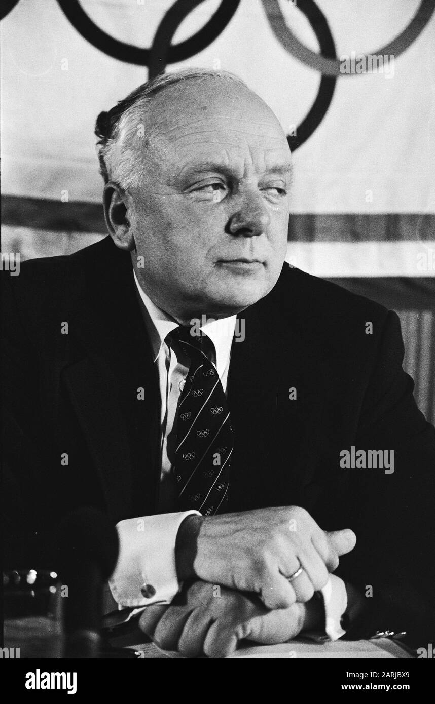 Treffen des NOC über die Teilnahme an Olympischen Spielen in Moskau; NOC-Präsident Idenburg Datum: 19. Mai 1980 Ort: Moskau Stichwörter: Sport Person Name: Idenburger Institution Name: NOC Stockfoto