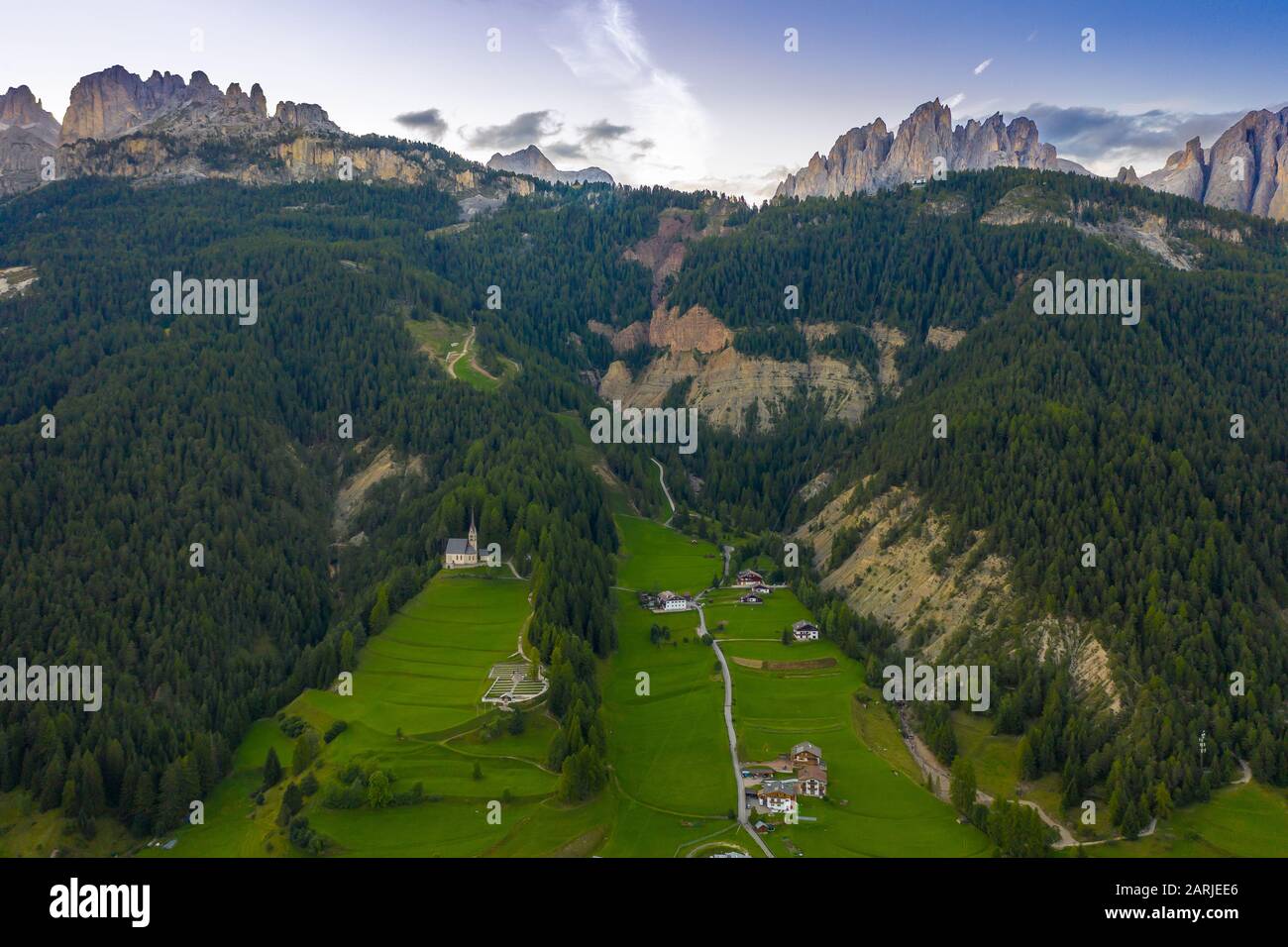 Panoramaaussicht auf Rosengarten, Alps Mountains, Doles, Alto Adige, Italien Stockfoto