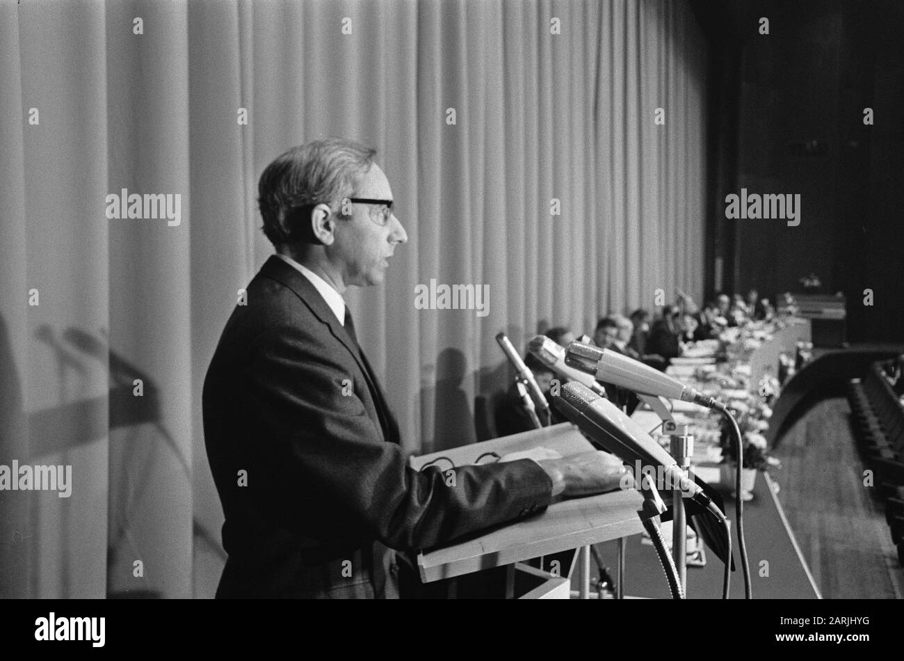 Parteitag der Anti-Revolutionären Partei in Utrechter. Lanser (Vorsitzender des CNV) Adressen Treffpunkt Datum: 8. November 1969 Ort: Utrechter Schlüsselwörter: Sitzungen Name Der Einrichtung: CNV Stockfoto