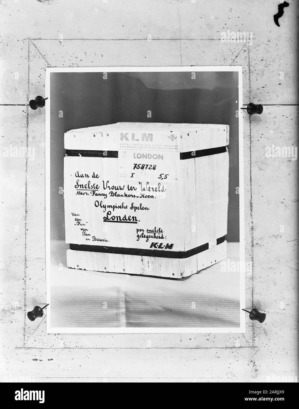 Fanny Blankers-Koen. Ankunftsdatum: 10. August 1948 Schlüsselwörter: Ankunft, Transport persönlicher Name: Blankers-Koen, Fanny Stockfoto