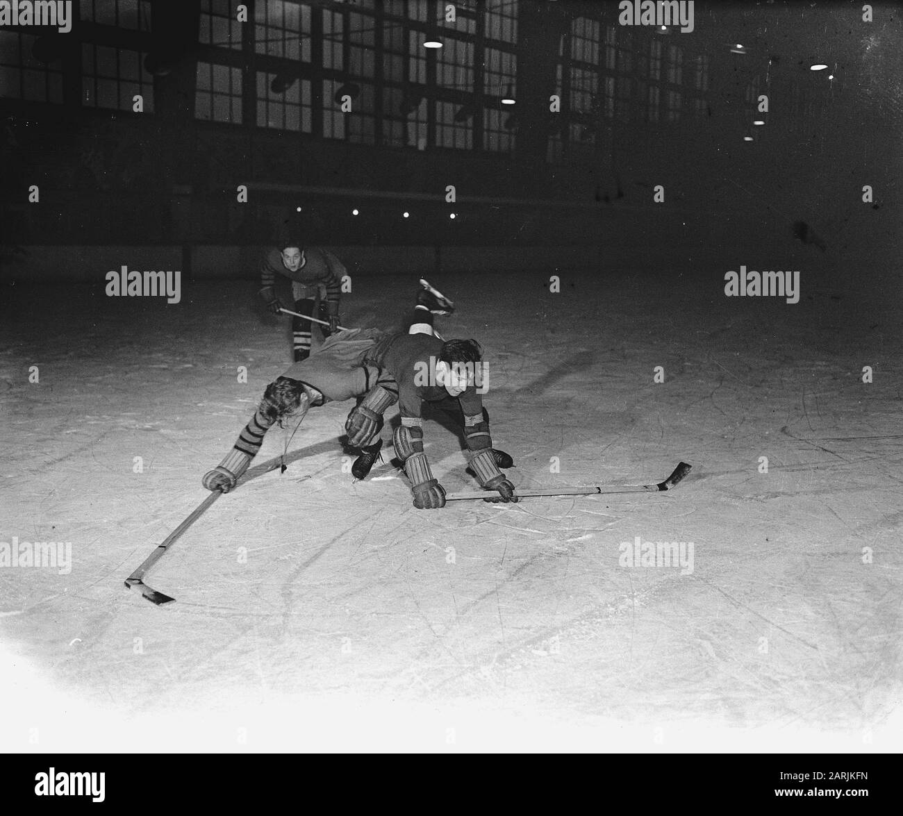Eishockey. Eisvögel Cup Spiel gegen HHIJC 1-0 Datum: 31. Januar 1946 Ort: Amsterdam Schlagwörter: Eishockey Stockfoto
