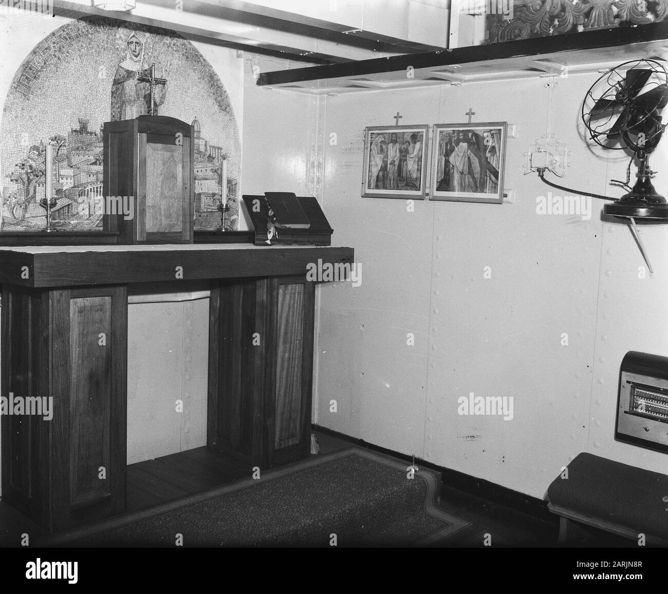 Innenkapelle Hr. Frau Dan. Karel Doorman Datum: 7. November 1947 Ort: Rotterdam-Schlüsselwörter: Kapellen, Marine, Kriegsschiffe Stockfoto