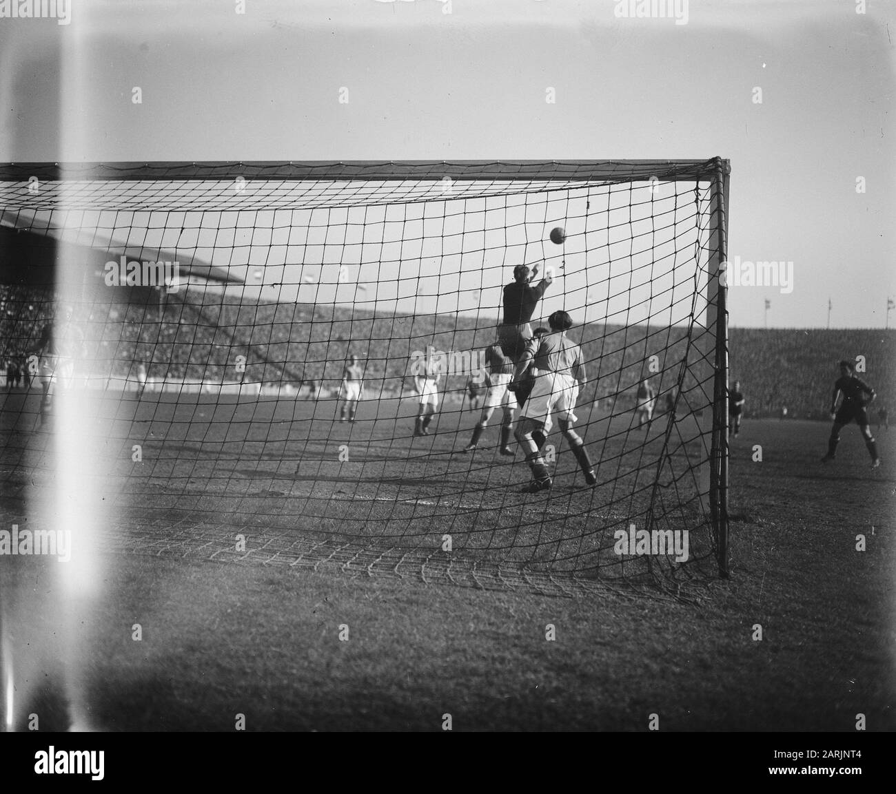 Spielmoment für das Ziel von Kraak Datum: 11. März 1948 Schlagwörter: Tore Stockfoto