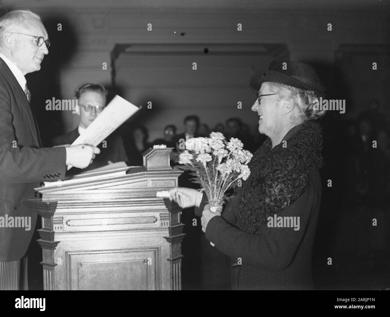 Preisverleihung Tilanus Medal Datum: 29. November 1945 Schlüsselwörter: Medizin, Gesundheitswesen, Auszeichnungen, Auszeichnungen Stockfoto