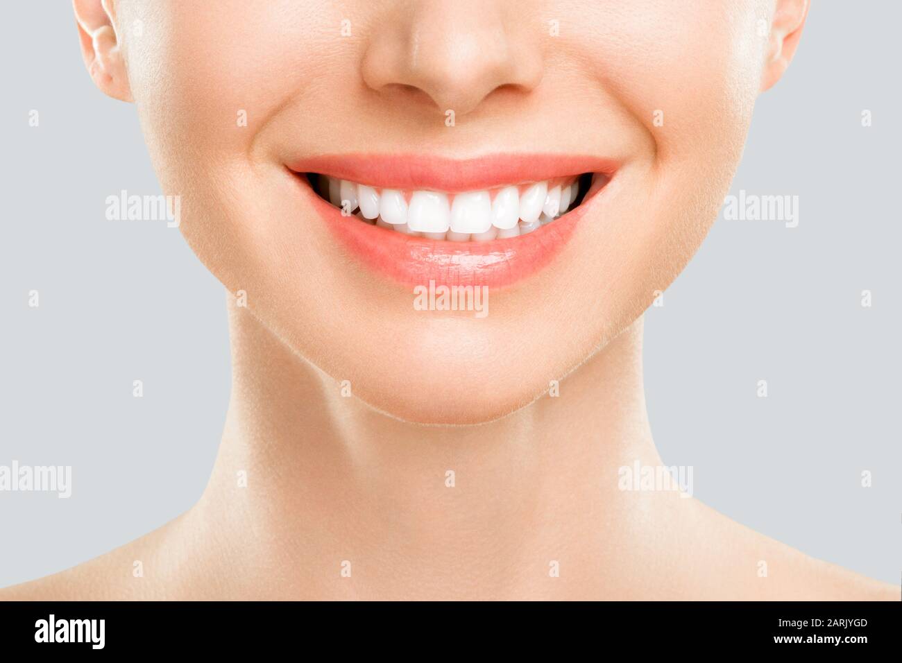Nahaufnahme des Lächelns mit weiße gesunde Zähne Stockfoto