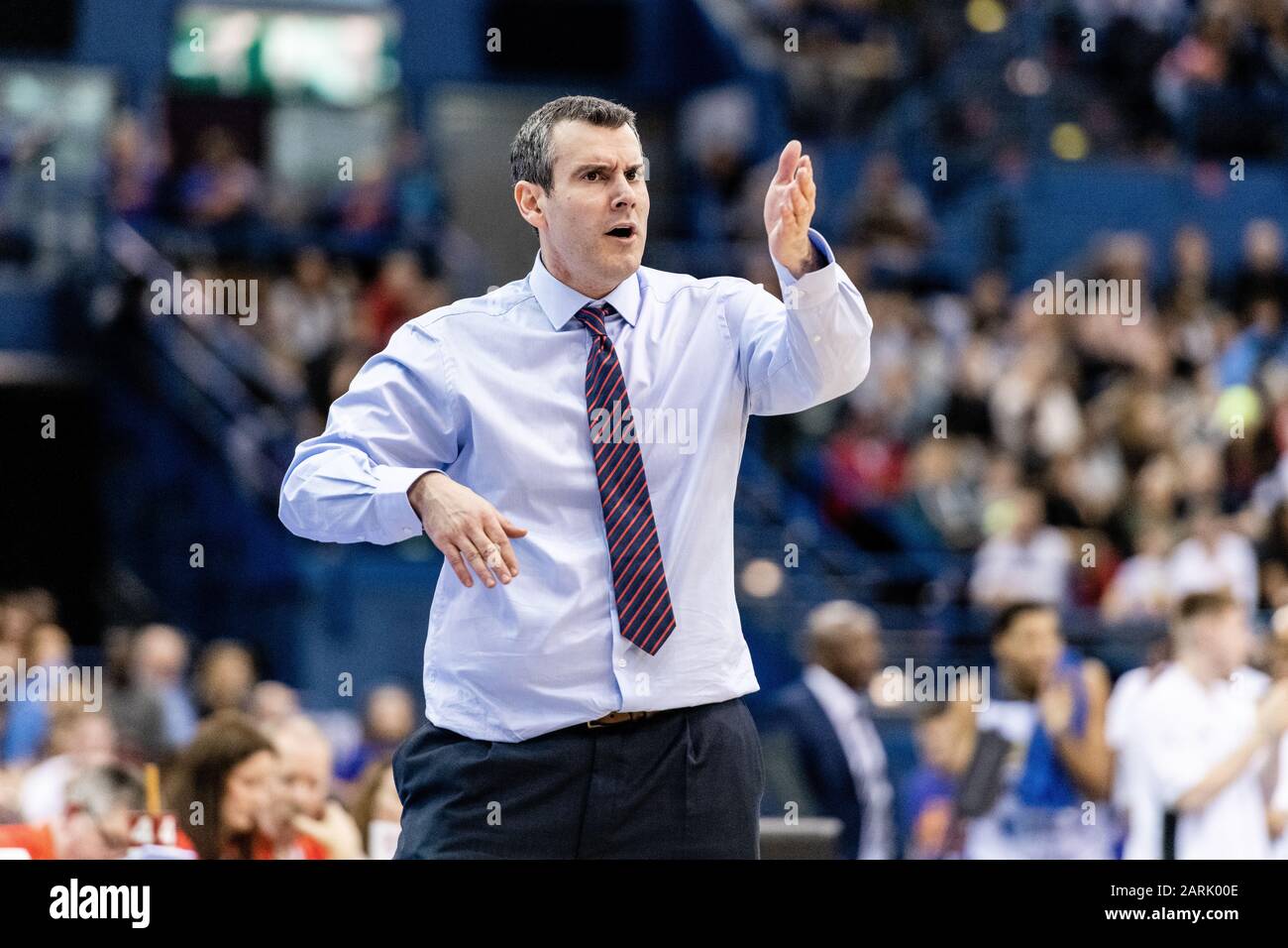 Birmingham, Großbritannien, 26/01/2020. BBL: Cup-Finale in der Arena Birmingham Ein hervorragendes MenÕs-Cup-Finale mit Bristol Flyers gegen Worcester Wolves. Trainer Andreas Kapoulas von Bristol Flyers schrecke während des Spiels an der Ref. (C)pmgImaging Stockfoto