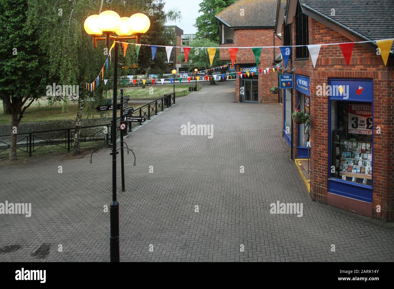 Die Maltings in Salisbury am Tag der Wiedereröffnung des Einkaufszentrums nach dem russischen Spion Poisoning Novichok Zwischenfall vom März 2018. Stockfoto