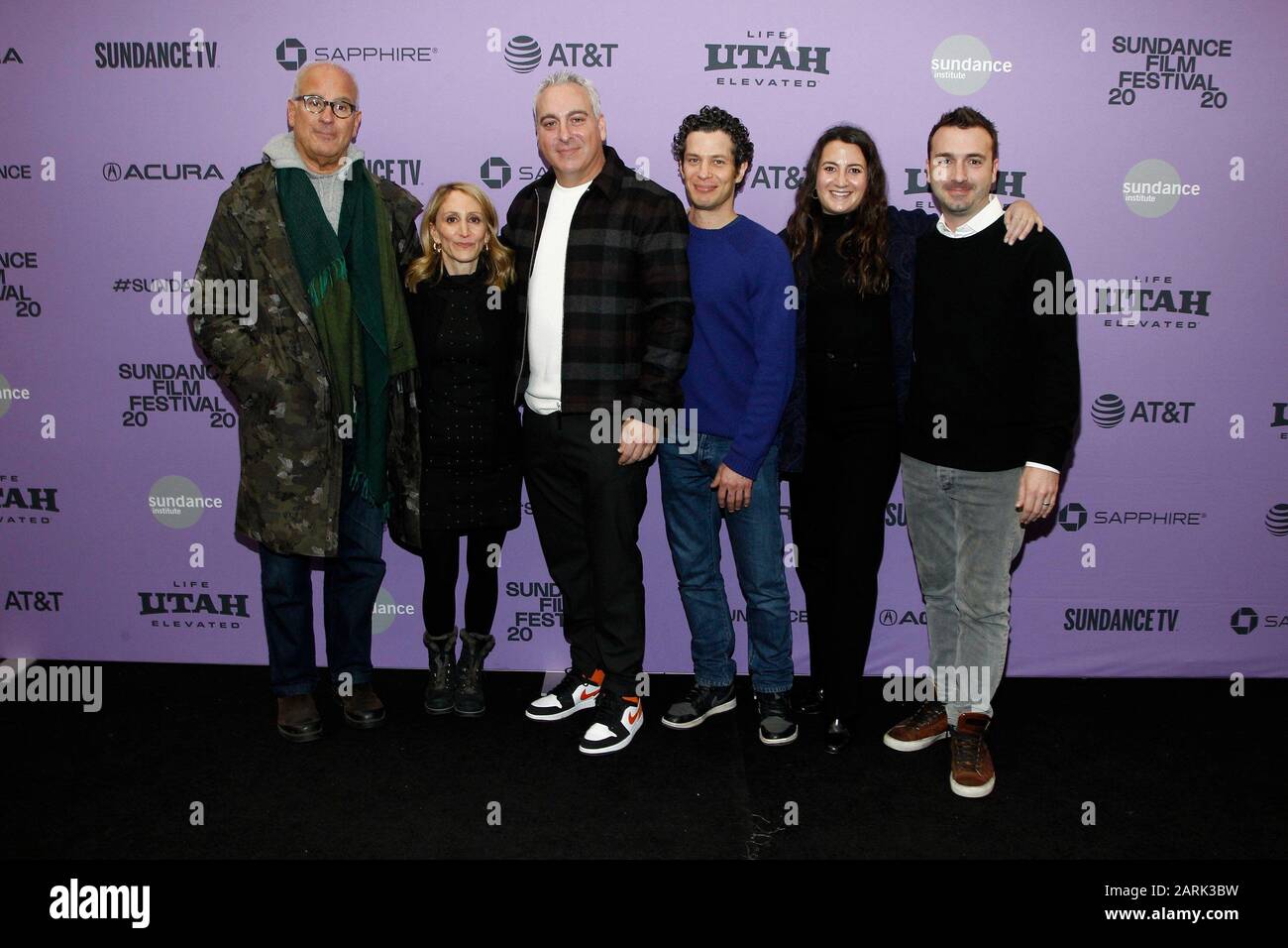 Park City, UT, USA. Januar 2020. Jon kamen, Jill Furman, Andrew Fried, Thomas Kail, Sarina Roma, Dane Lillegard bei Ankünfte für WE ARE FREESTYLE LOVE SUPREME Premiere beim Sundance Film Festival 2020, Marc Theatre, Park City, UT 28. Januar 2020. Credit: Ja/Everett Collection/Alamy Live News Stockfoto