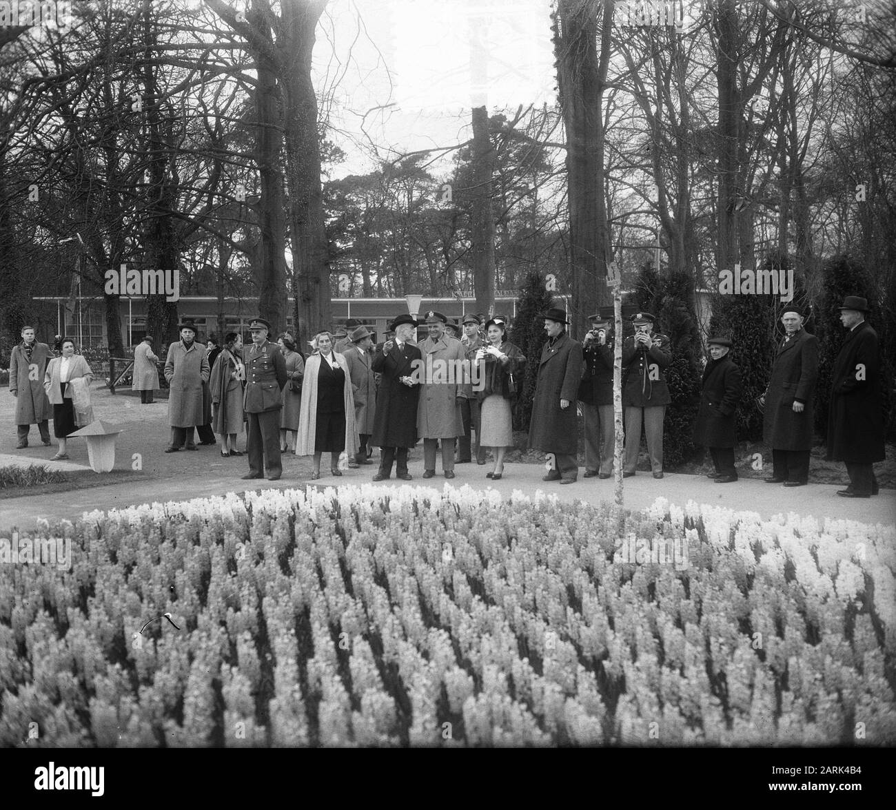 General Ridgway besucht Flora Datum: 14. April 1953 Personenname: General Ridgway Institution Name: Flora Stockfoto