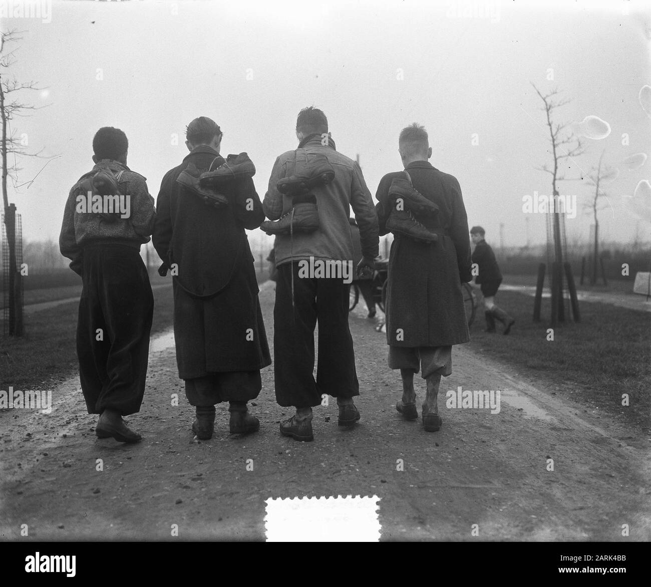 Schulfußball verschoben Datum: 4. April 1953 Schlüsselwörter: Schulfußball, Sport Stockfoto