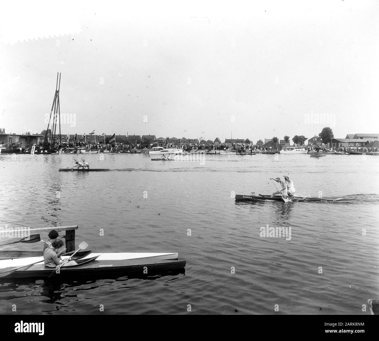 Westliche Kanufahrten Zaandam Datum: 14. August 1955 Ort: Noord-Holland, Zaandam, Zaanstad Stockfoto