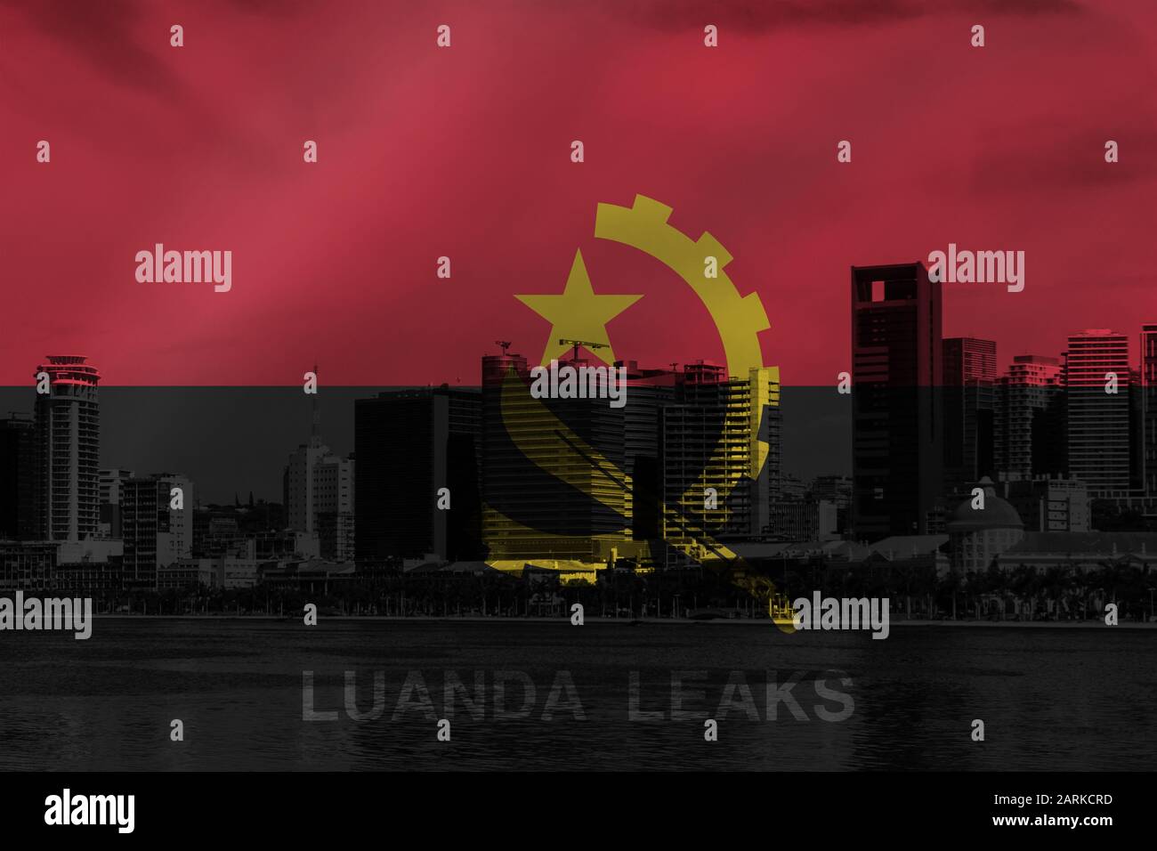 Sequenz der Bucht von Luanda mit angolanischer Flagge überlagert. Bildunterschrift zur Korruption in angolanischer Sprache Stockfoto