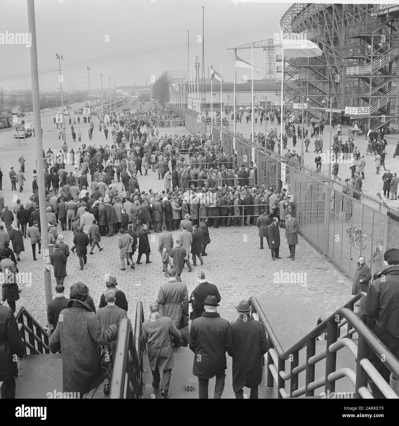 Feyenoord vs. MVV 9-1, Crowds Stadium Feyenoord Datum: 30. März 1964 Stichwörter: Stadionname: Feyenoord Stockfoto